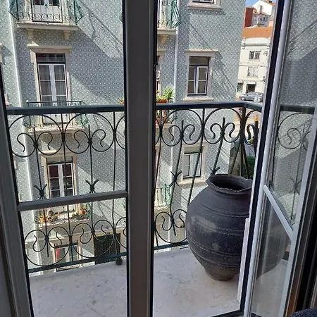 Charme Et Confort Au Coeur De Graca Lisbon Exterior photo